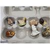 Image 2 : 2 Egg cartons of tea figurines - chipped