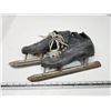 Image 1 : Antique ice skates - sz 5