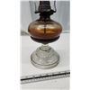 Image 2 : Clear glass oil lamp, w/ chimney