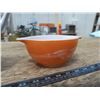 Image 5 : Pyrex alumin coffee pot and Pyrex small wheat design bowl