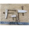 Image 1 : 3 antique clamps