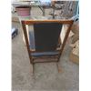Image 4 : antique rocking chair