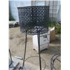 Image 2 : 4 metal plant stands