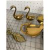Image 2 : VINTAGE BRASS LOT SWANS BOTTLE OPENER ETC
