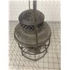 Image 4 : ANTIQUE CPR RED SIGNAL LANTERN