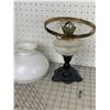 Image 2 : VINTAGE OIL LAMP CAST BASE