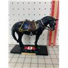 Image 1 : THE TRAIL OF PAINTER PONIES FIGURINE STANDING ON GAURD RCMP