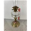 Image 4 : VINTAGE DUAL BURNER BRITISH MADE OIL LAMP