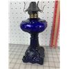 Image 3 : ANTIQUE PURPLE OIL LAMP