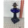 Image 4 : ANTIQUE PURPLE OIL LAMP