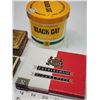 Image 3 : Vintage cigarette tins/packs - Black Cat, Export, etc.