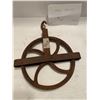 Image 1 : well pulley