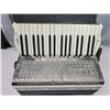 Image 3 : Vintage white "Hochner" accordion, plays beautifully - c/w carrying case