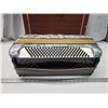 Image 3 : Vintage Hochner "Camillo III" silver accordion, plays beautifully - c/w carrying case