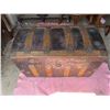 Image 1 : antique trunk