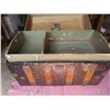 Image 5 : antique trunk