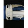 Image 2 : WENDEL CLARK AND MATS SUNDIN SIGNED TREK HOCKEY GLOVE WITH COA
