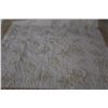 Image 2 : WHITE & BEIGE SHELL MOTIF QUILT (88" X 92")