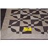 Image 1 : HAND STITCHED AMISH QUILT (88" X 96")