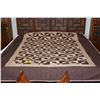 Image 2 : HAND STITCHED AMISH QUILT (88" X 96")