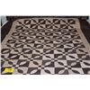 Image 3 : HAND STITCHED AMISH QUILT (88" X 96")