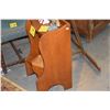 Image 2 : WOOD STAND