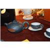Image 2 : CHINESE TEAPOT W/CUPS & SAUCERS (8 PCS)
