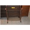 Image 2 : METAL 3 TIERED STAND