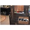 Image 8 : 5 DRAWER DRESSER W/SWIVEL MIRROR & CANDLE STANDS