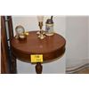 Image 2 : CIRCULAR OCCASIONAL TABLE W/1 DRAWER