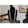 Image 1 : 2 STRANDS OF PEARLS (39" & 39 1/2") (2 PCS)
