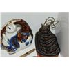 Image 2 : MIXED LOT: TEAPOT, PURSE, SCROLL WEIGHTS, ETC. (9 PCS)