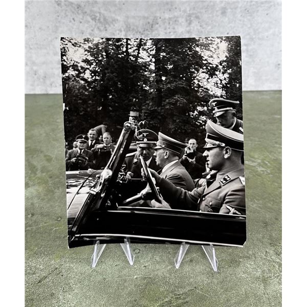 Hitler & Eichmann In Car Photo