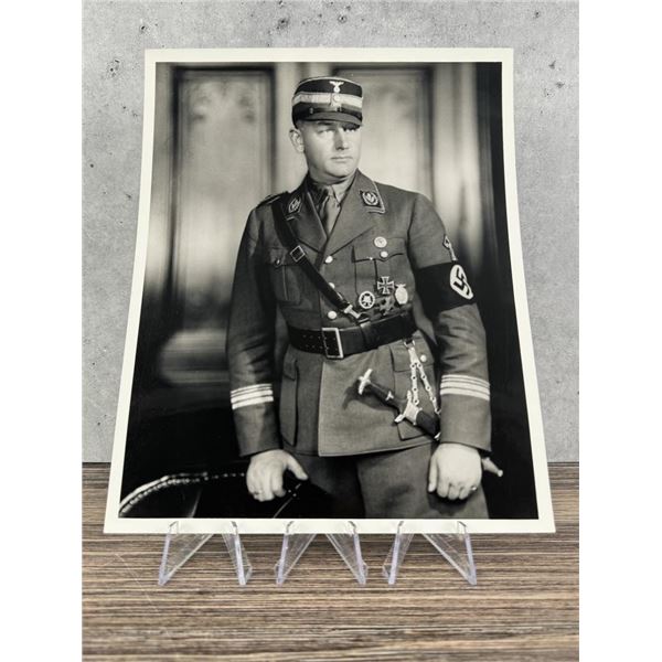 Viktor Lutze SA Chief Photo