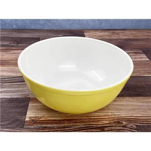 Pyrex 404 Basic Color Yellow Mixing Bowl