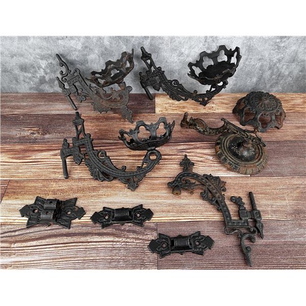 Cast Iron Oil Lamp Wall Brackets