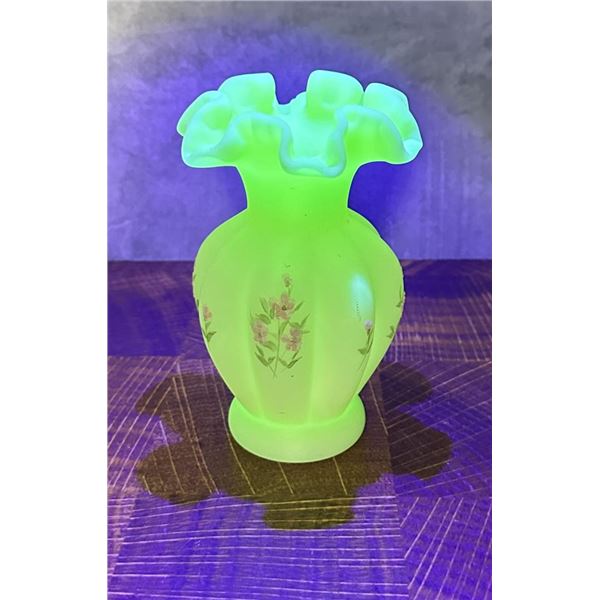Fenton Glass Yellow Custard Ruffled Vase