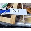 Image 10 : Large Collection of Loom Pieces Shuttles