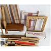Image 4 : Large Collection of Loom Pieces Shuttles