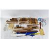 Image 5 : Large Collection of Loom Pieces Shuttles