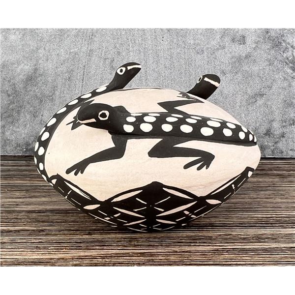 Nadine Mansfield Acoma Pueblo Indian Pot