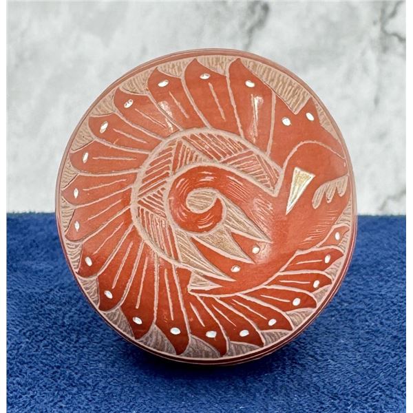 Sasha Bluesky Sgraffito Navajo Indian Seed Pot