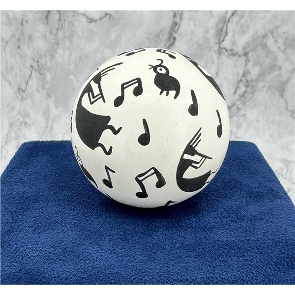 Pat Iule Acoma Pueblo Mimbres Indian Pot