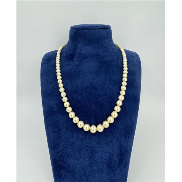 Costume Jewelry Pearl Necklace