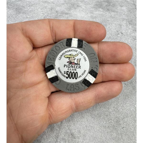 1995 Pioneer Club $500 Poker Chip