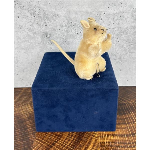 Steiff Pieps the Begging Mouse