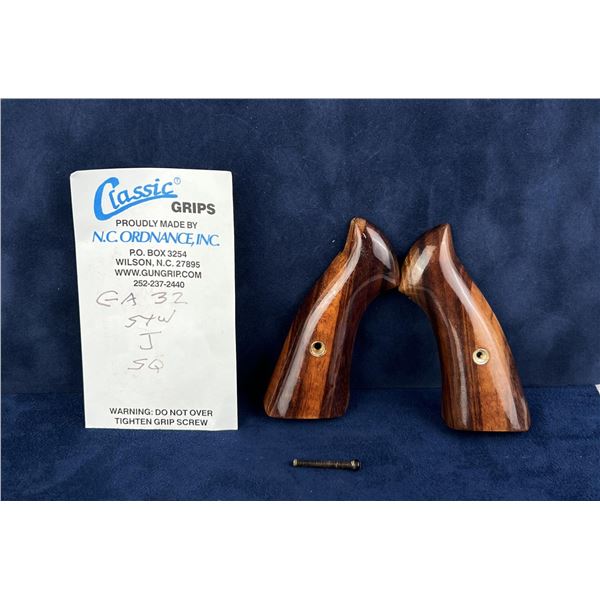 Smith & Wesson J Frame Pistol Grips Goncalo Alves