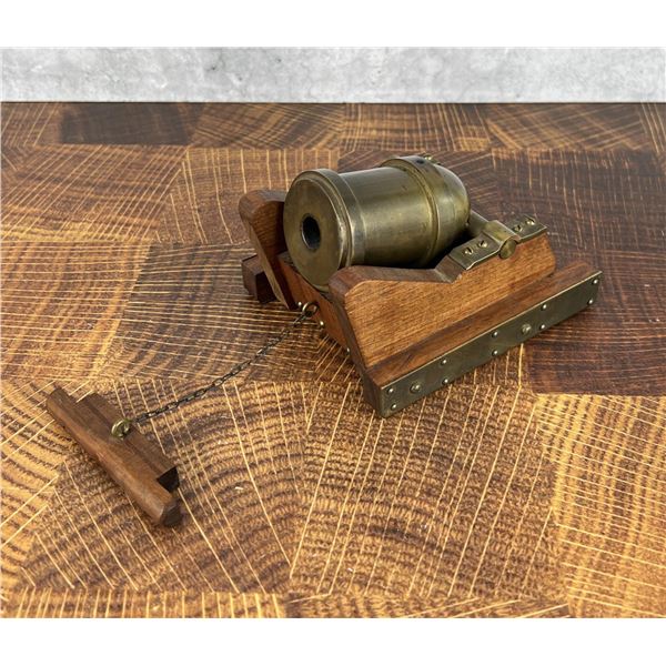 Operable British Mortar Signal Cannon