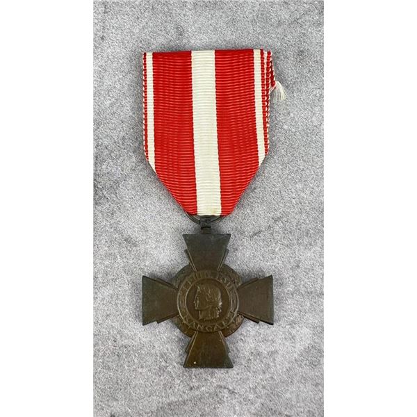 WW2 French Military Cross Of Valor Medal