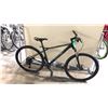 Image 2 : BLACK GT AVALANCHE 29 FRONT SUSPENSION 8 SPEED MOUNTAIN BIKE